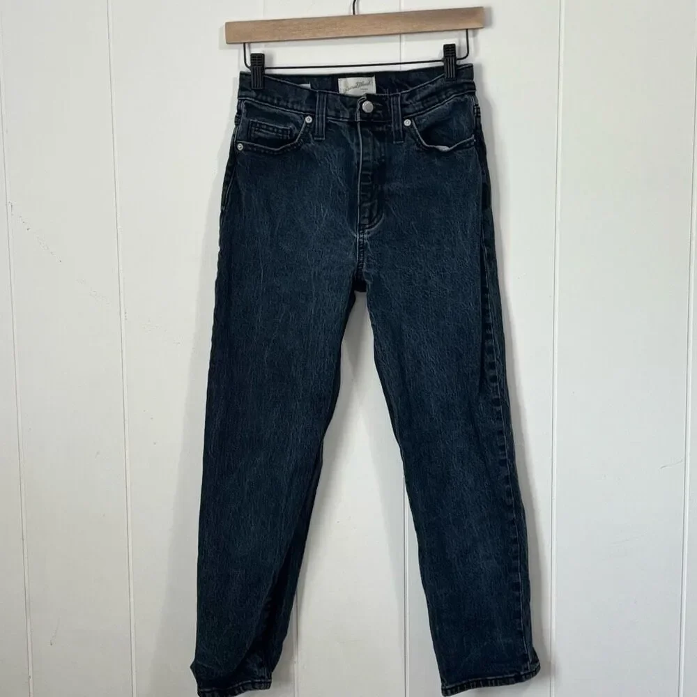 Universal Thread Vintage Wash Straight Leg Jeans 0 - Picture 1 of 5